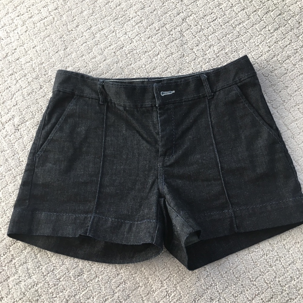 Banana Republic Jean classic shorts size 6